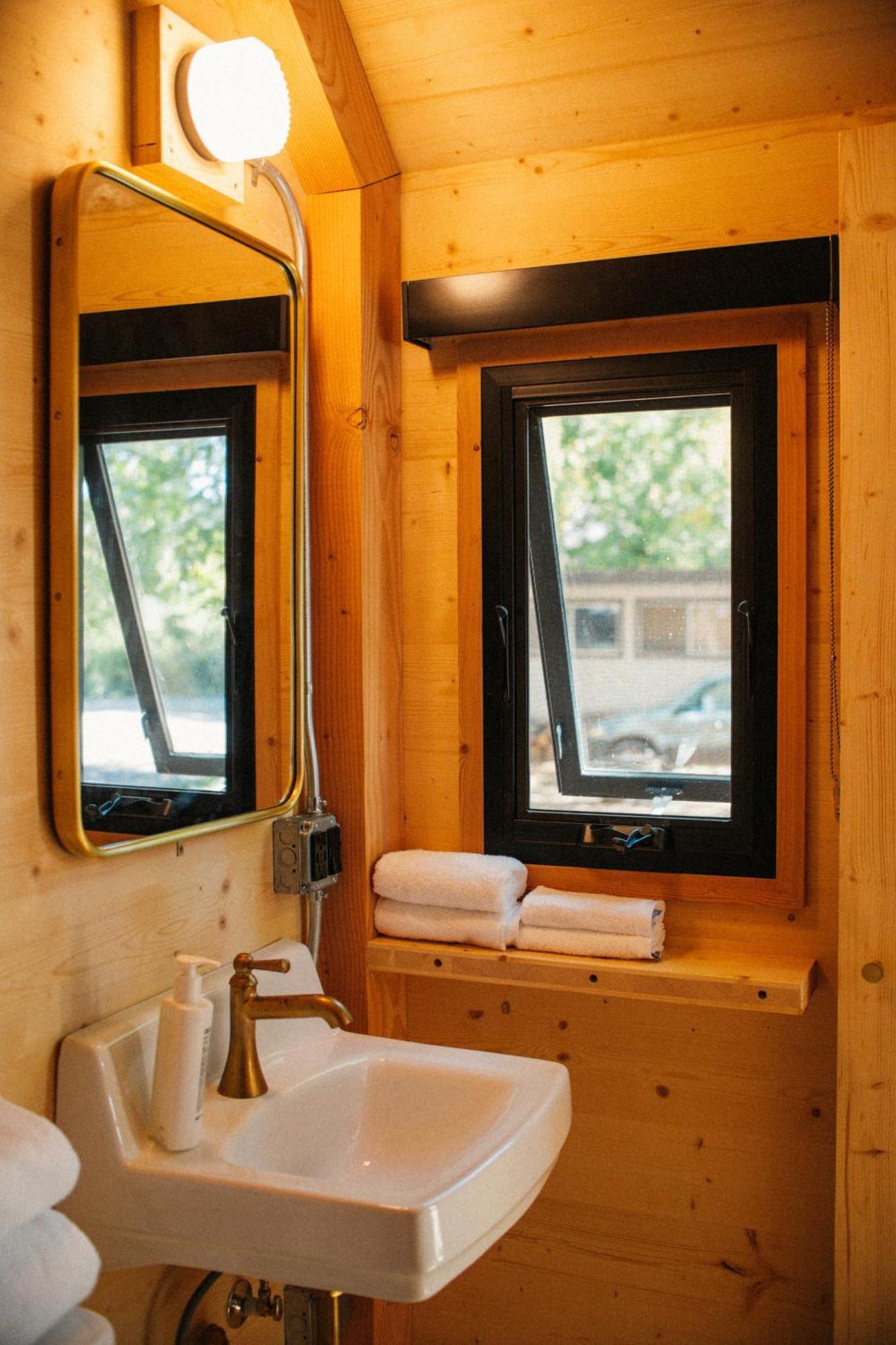 Johnson'S Beach Cabins And Campground เกอร์นวิลล์ ภายนอก รูปภาพ