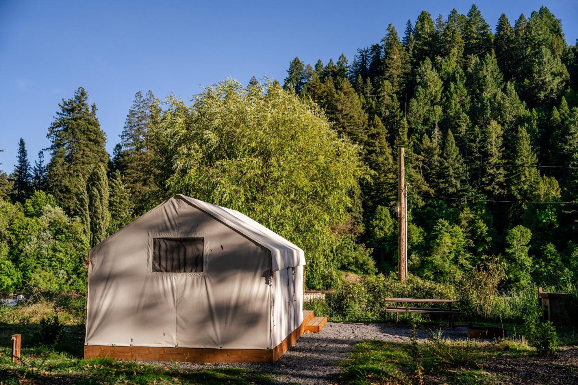 Johnson'S Beach Cabins And Campground เกอร์นวิลล์ ภายนอก รูปภาพ