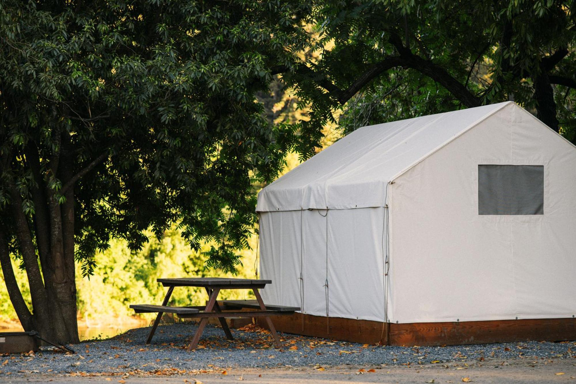 Johnson'S Beach Cabins And Campground เกอร์นวิลล์ ภายนอก รูปภาพ